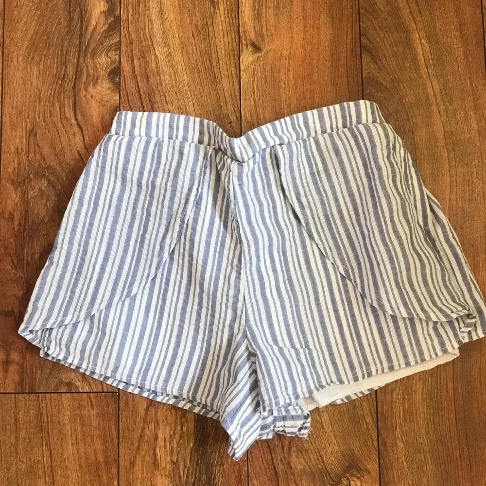 Charlotte Russe Blue Stripes Short